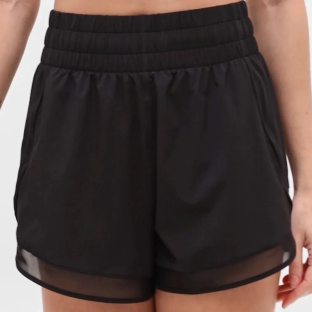 Athleta Mesh Racer Run 2.5” short, black, medium - Picture 4 of 13